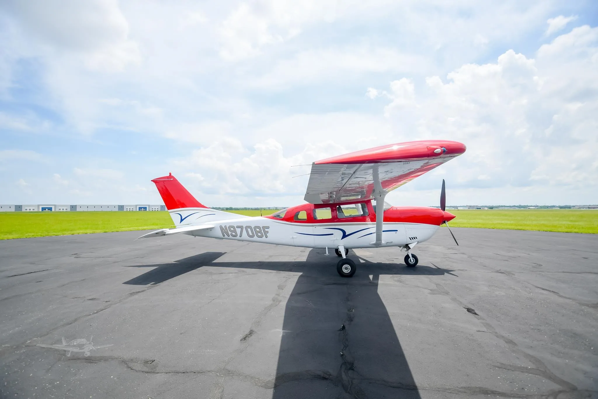 Exterior view of a 1998 CESSNA TURBO 206H STATIONAIR, N9708F.