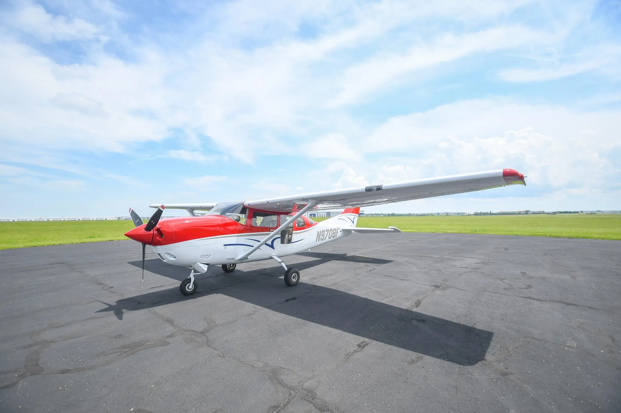 Exterior view of a 1998 CESSNA TURBO 206H STATIONAIR, N9708F.