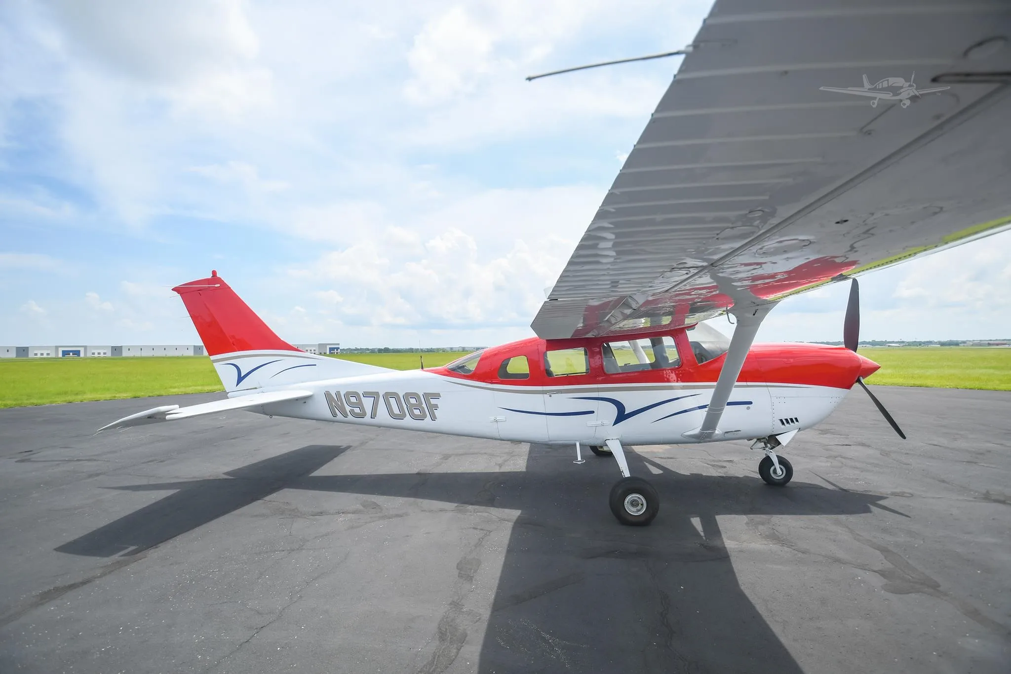 Exterior view of a 1998 CESSNA TURBO 206H STATIONAIR, N9708F.