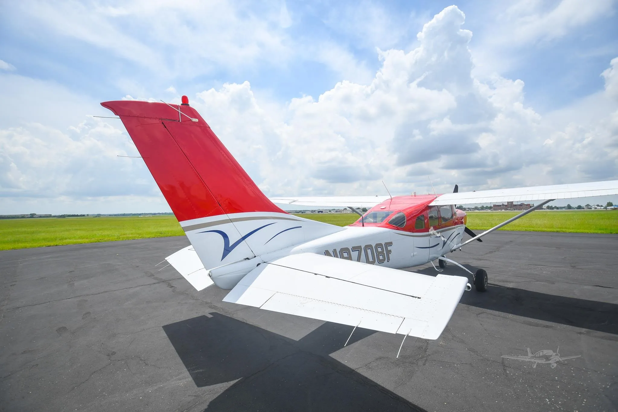 Exterior view of a 1998 CESSNA TURBO 206H STATIONAIR, N9708F.