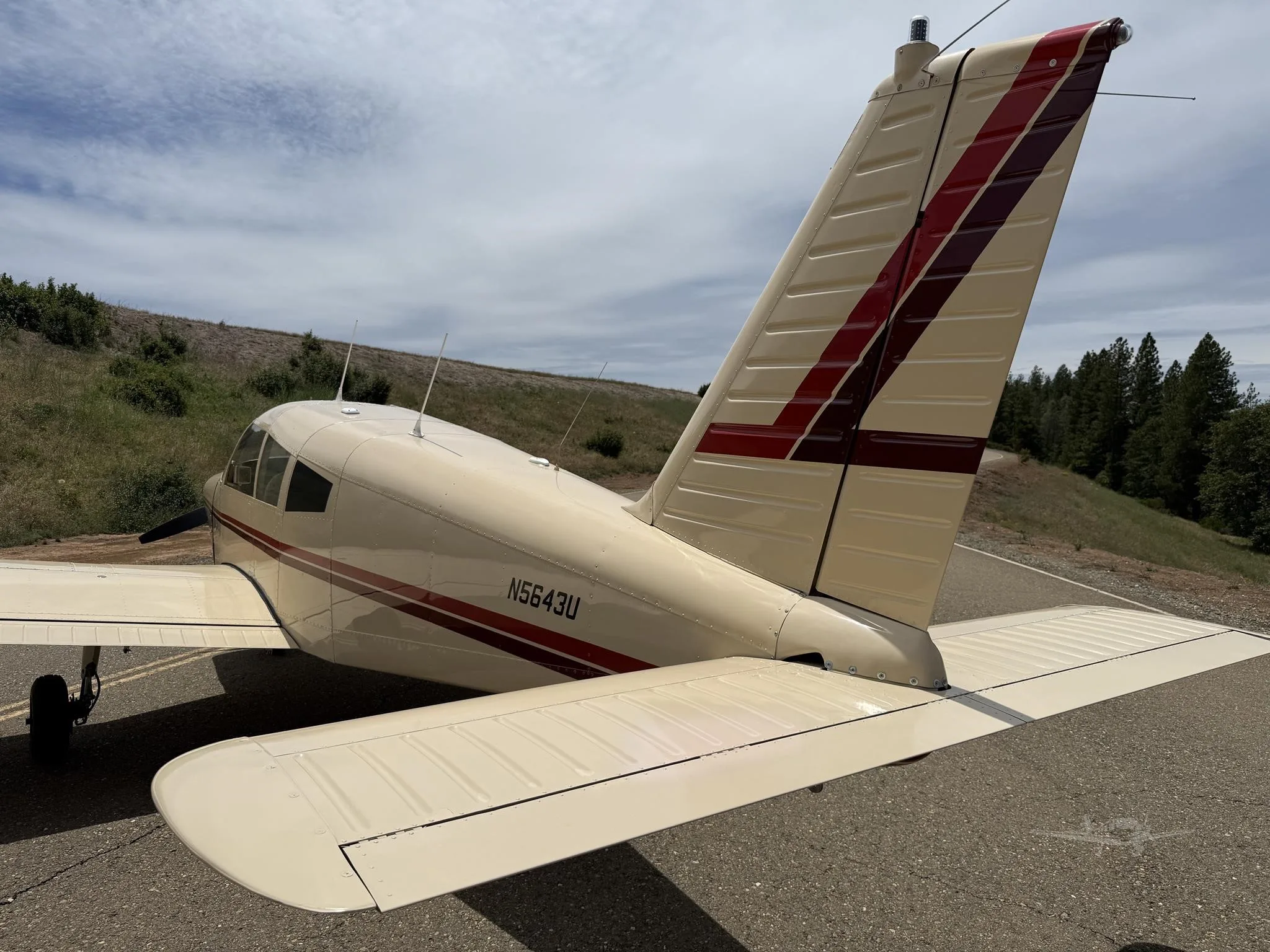 Marketing image of a 1969 PIPER CHEROKEE 140.