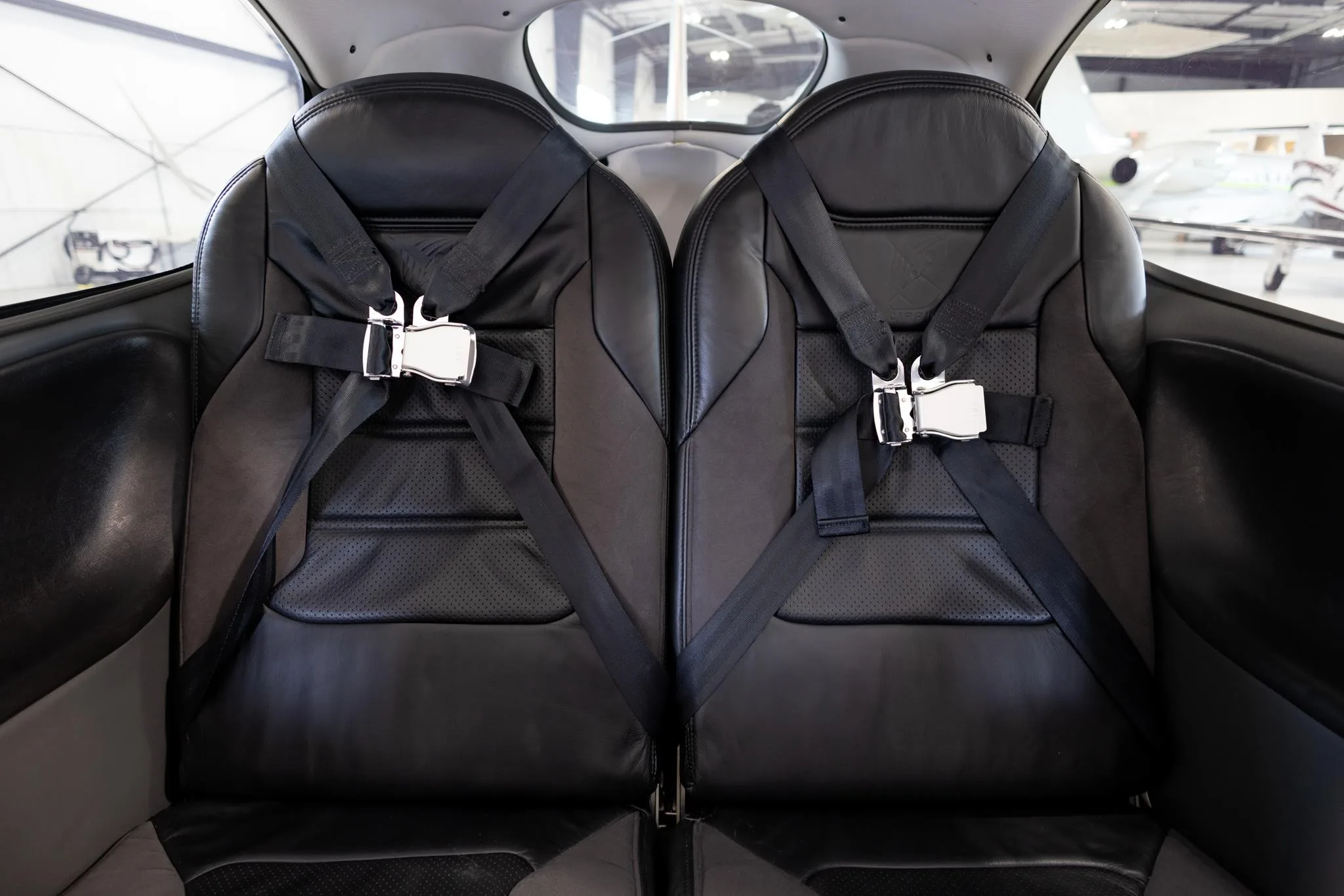 Cabin interior of a 2009 CIRRUS SR22-G3.