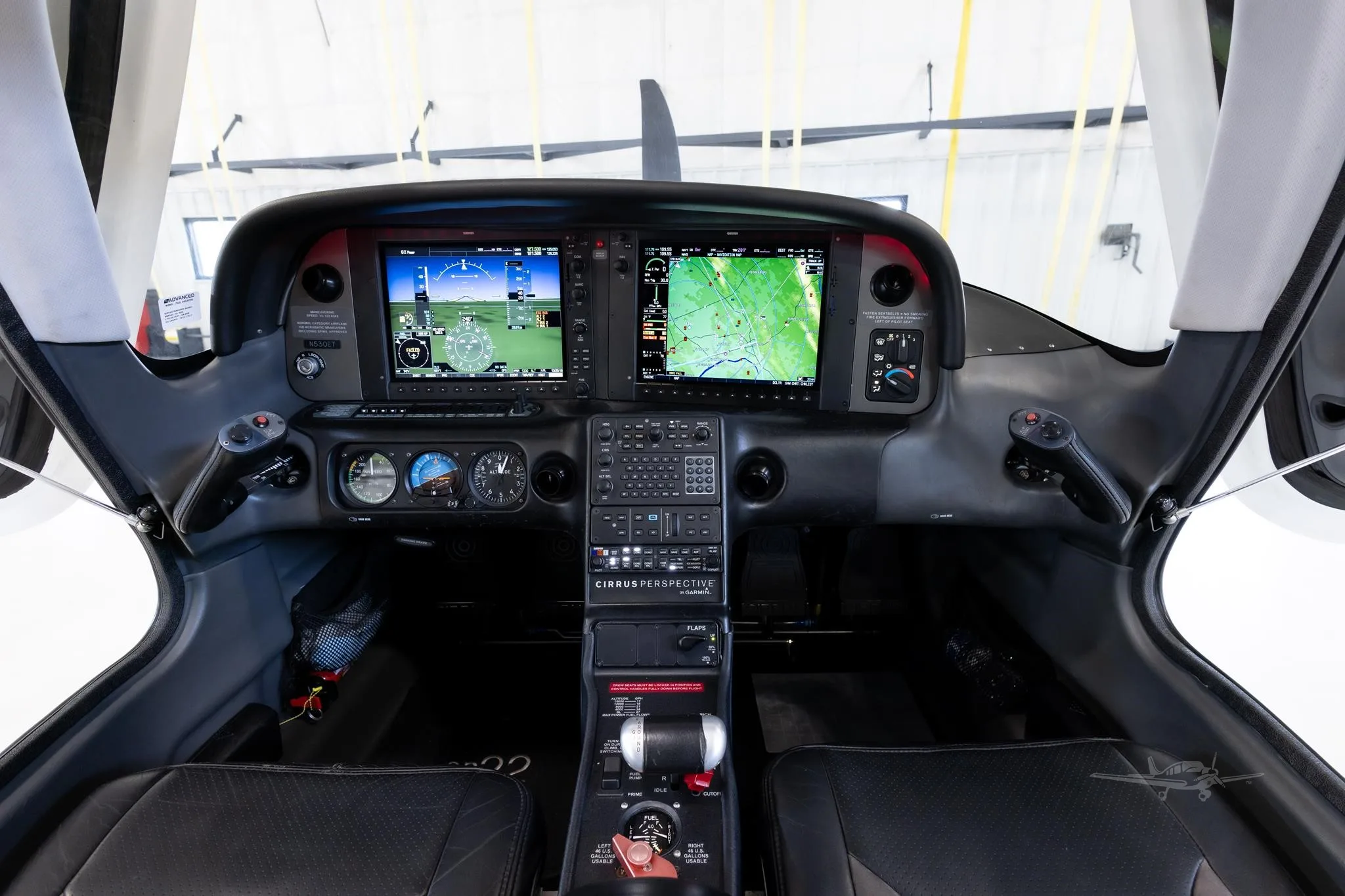 Cockpit and instrument panel of a 2009 CIRRUS SR22-G3.