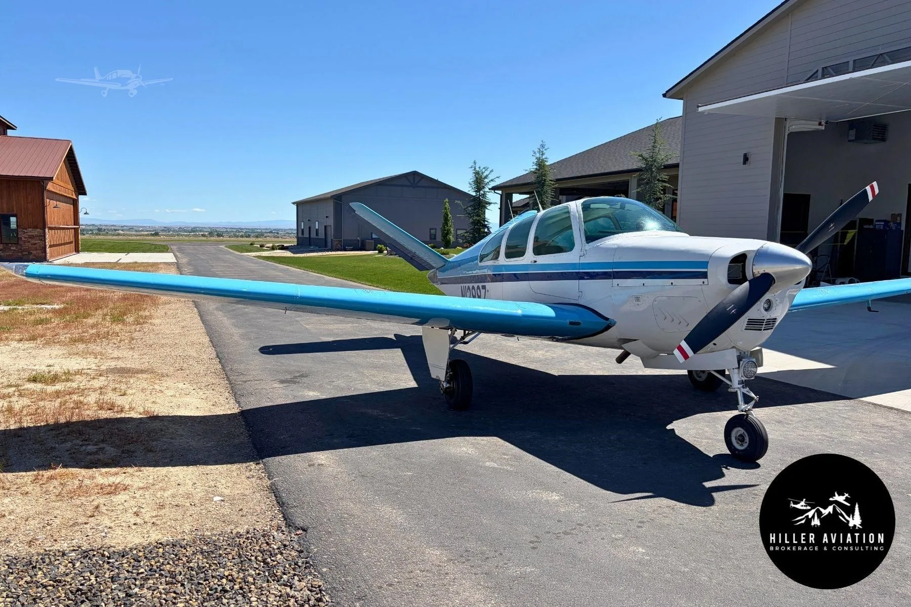 Exterior view of a 1961 BEECHCRAFT N35 BONANZA, N1298Z.