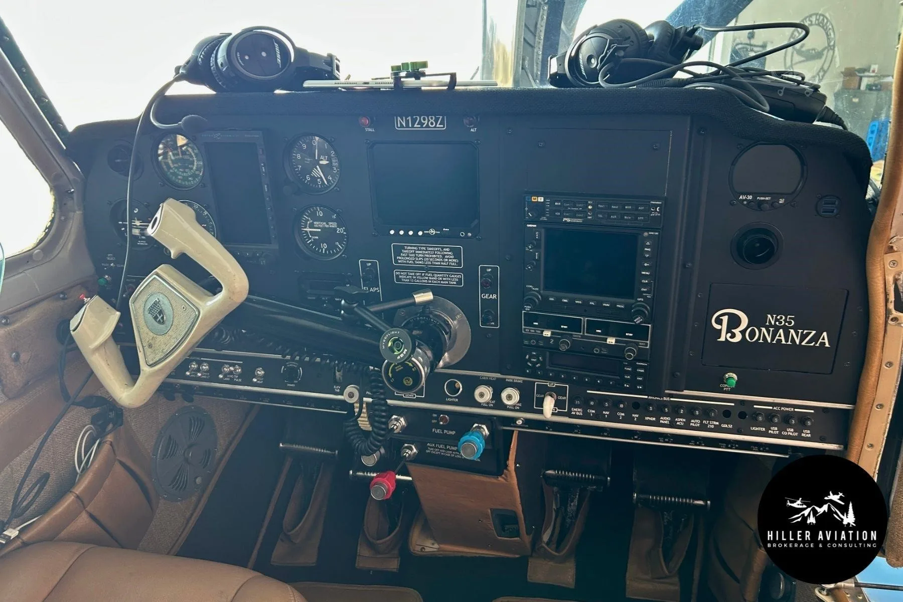 Cockpit and instrument panel of a 1961 BEECHCRAFT N35 BONANZA.