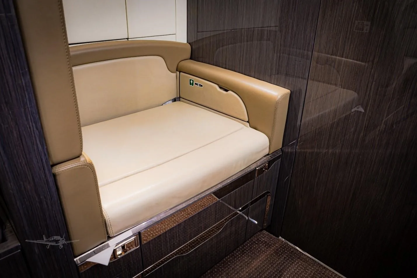 Cabin interior of a 2014 BOMBARDIER CHALLENGER 350.