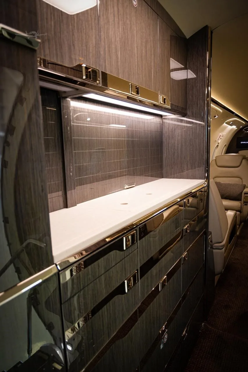 Cabin interior of a 2014 BOMBARDIER CHALLENGER 350.