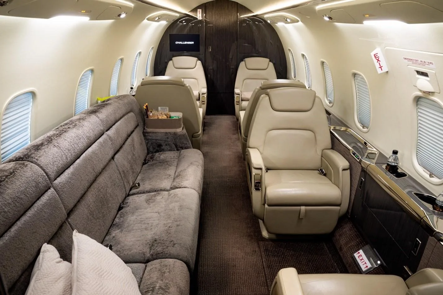 Cabin interior of a 2014 BOMBARDIER CHALLENGER 350.
