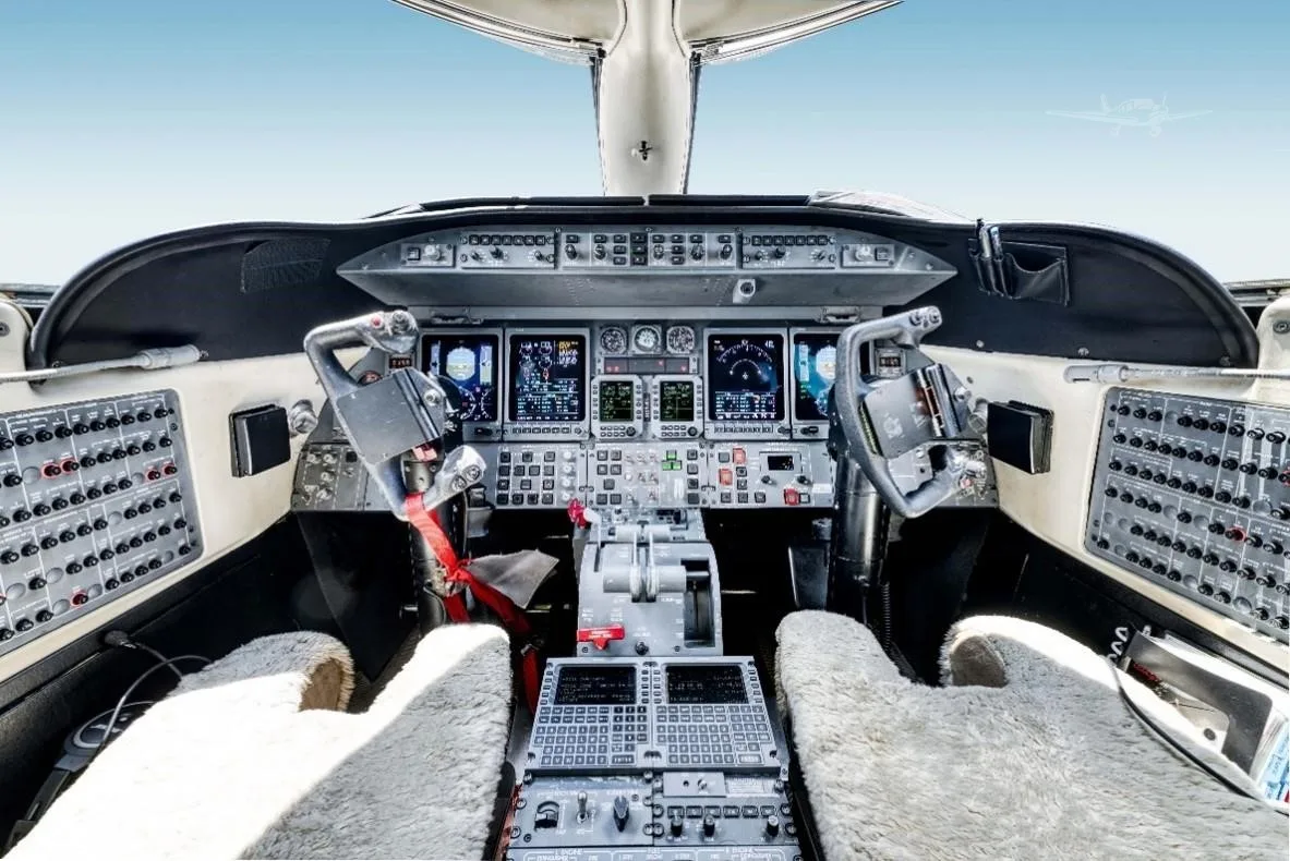Cockpit and instrument panel of a 2001 LEARJET 45.