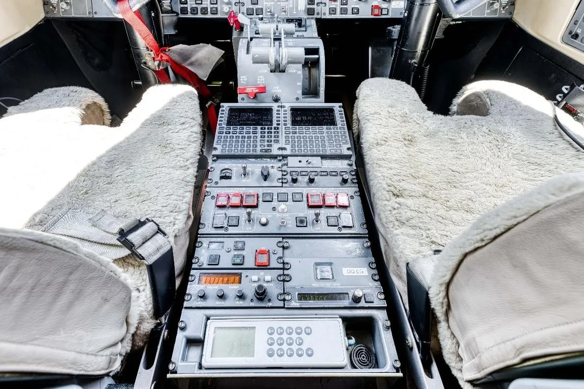 Cockpit and instrument panel of a 2001 LEARJET 45.