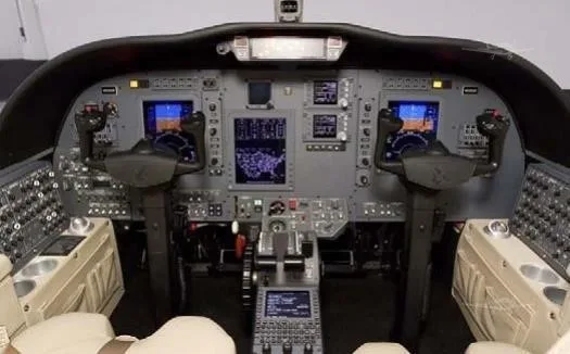 Cockpit and instrument panel of a 2007 CESSNA CITATION CJ3.