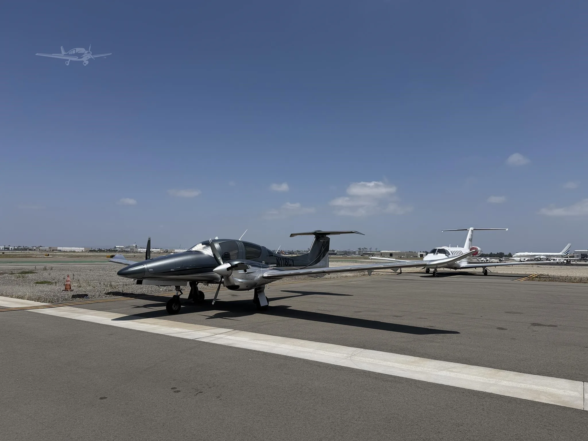 Exterior view of a 2016 DIAMOND DA62, N118CY.