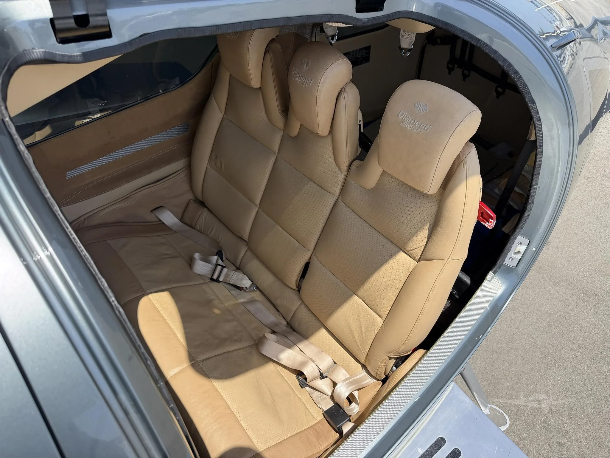 Cabin interior of a 2016 DIAMOND DA62.