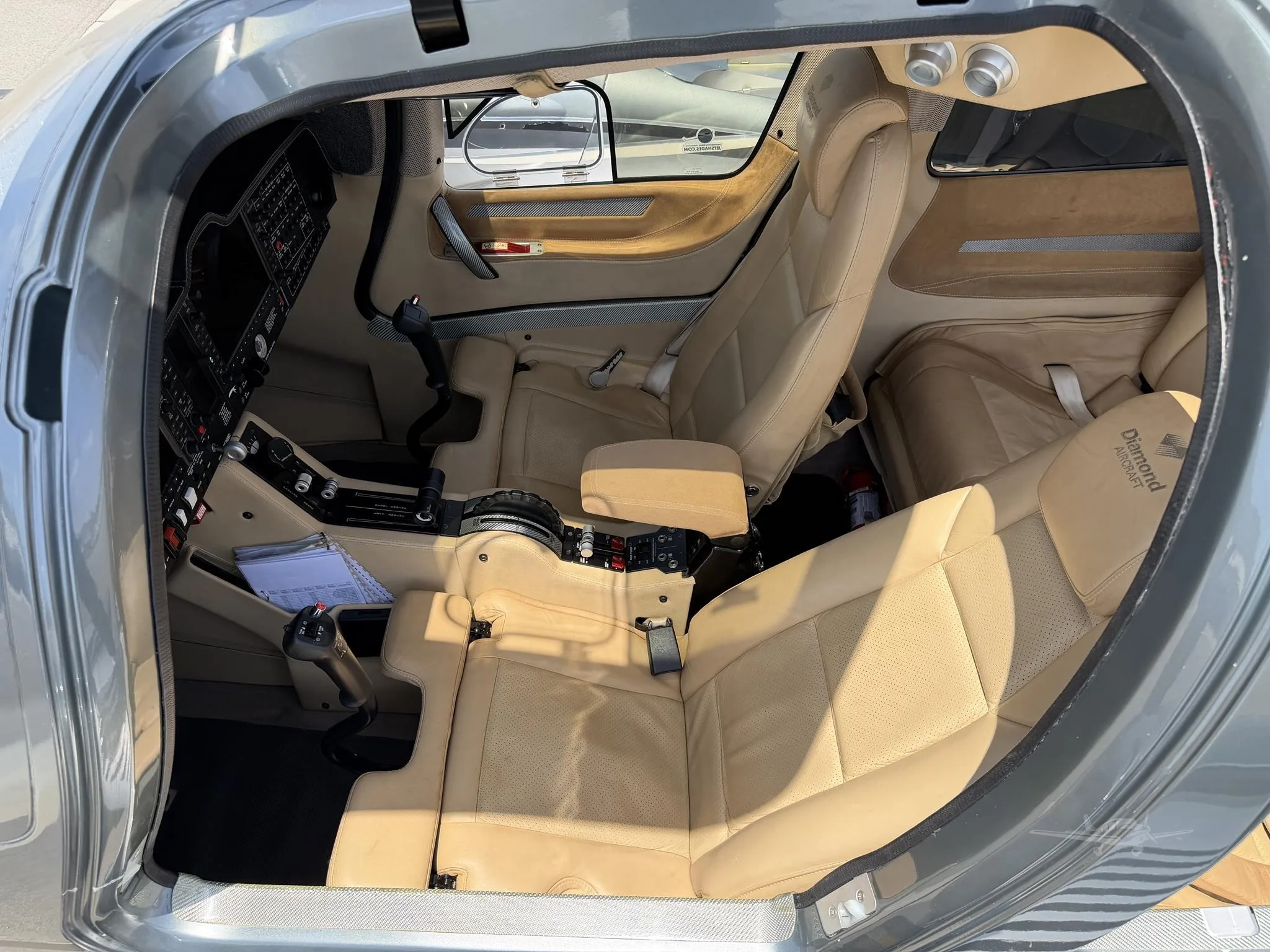 Cabin interior of a 2016 DIAMOND DA62.