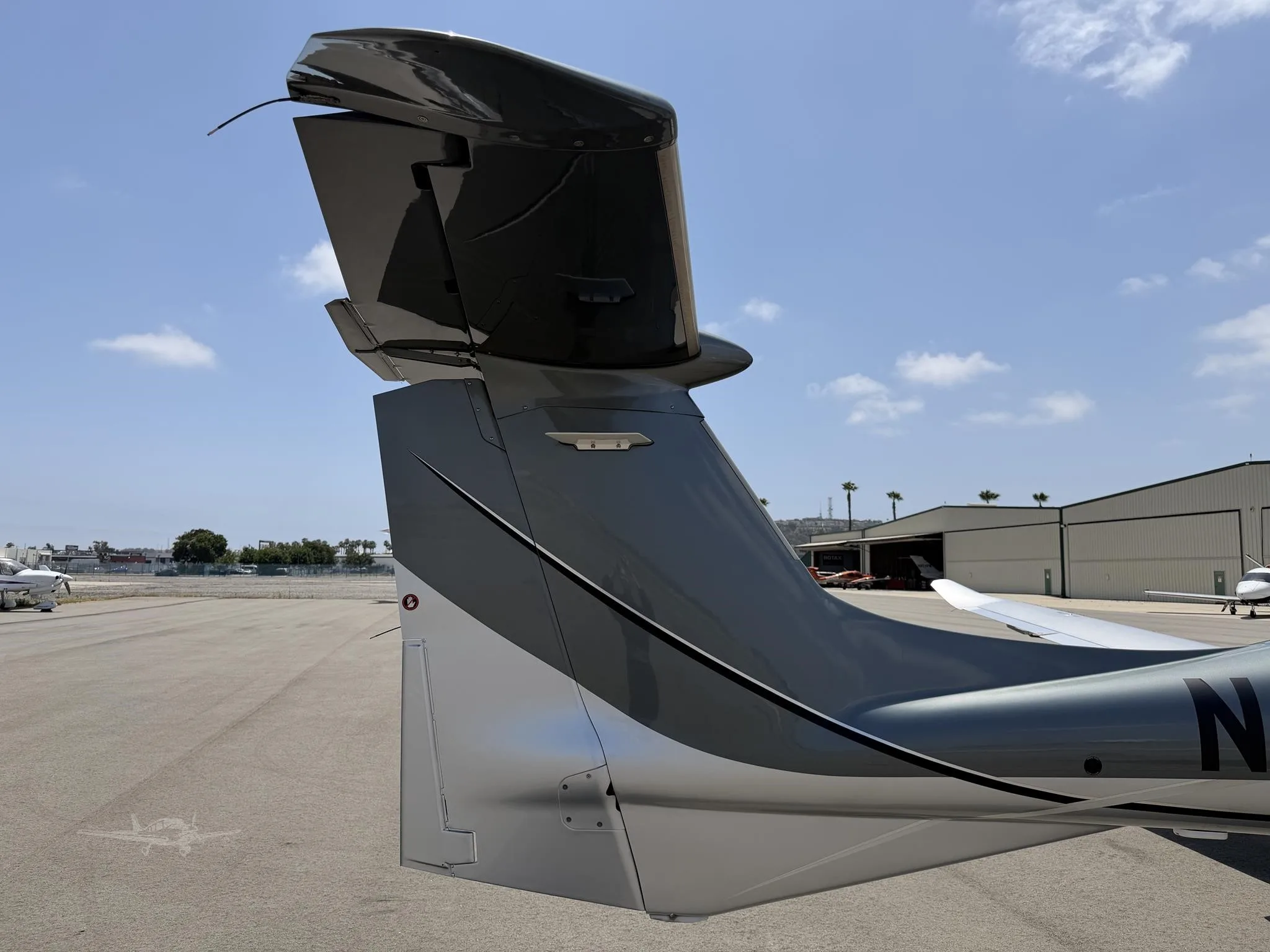 Marketing image of a 2016 DIAMOND DA62.