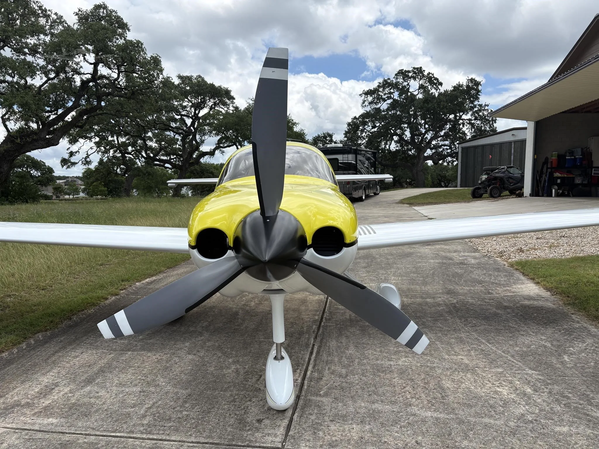 Exterior view of a 2008 LANCAIR ES-P, N281TB.