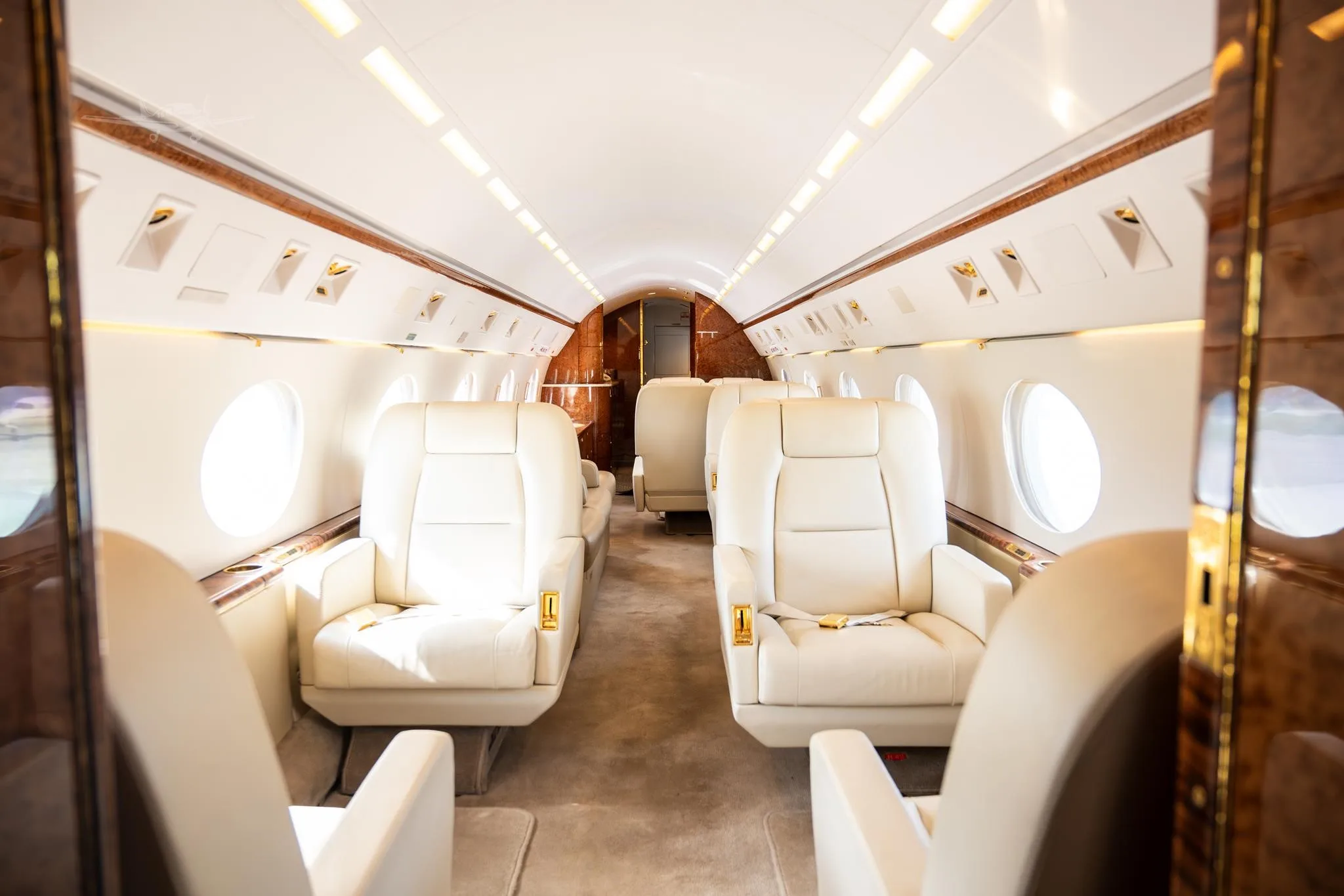 Cabin interior of a 2002 GULFSTREAM GIVSP.