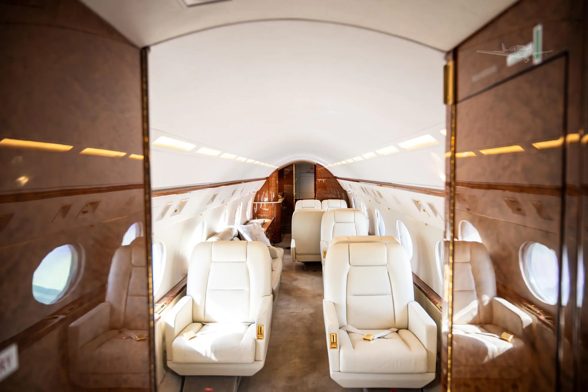 Cabin interior of a 2002 GULFSTREAM GIVSP.