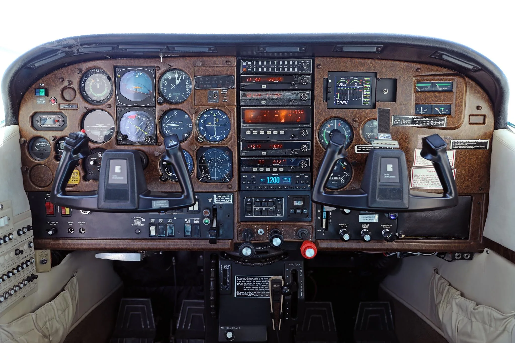 Cockpit and instrument panel of a 1980 CESSNA TURBO 210N.