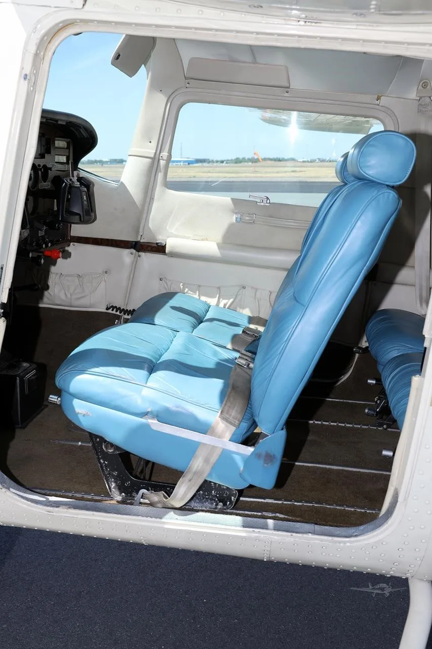 Cabin interior of a 1980 CESSNA TURBO 210N.