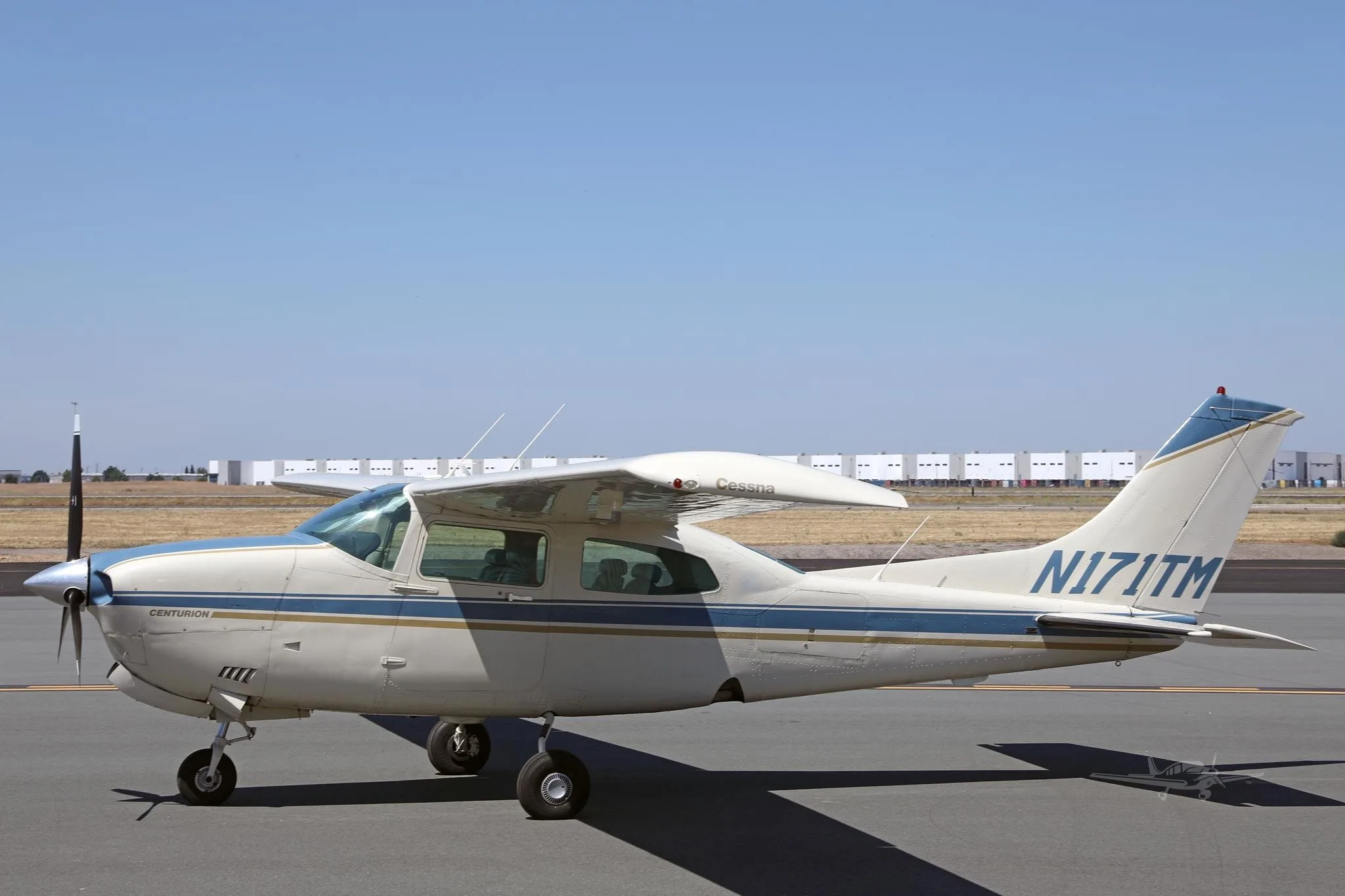 Exterior view of a 1980 CESSNA TURBO 210N, N171TM.