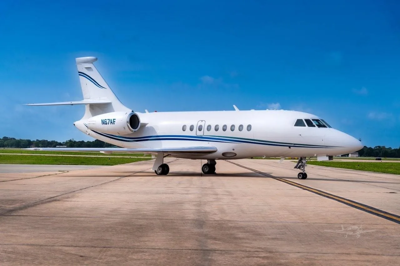 Exterior view of a 1997 DASSAULT FALCON 2000, N67AF.