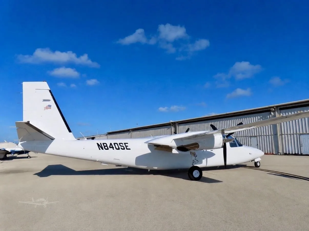 Exterior view of a 1979 COMMANDER 840 GRAND RENAISSANCE, N840SE.