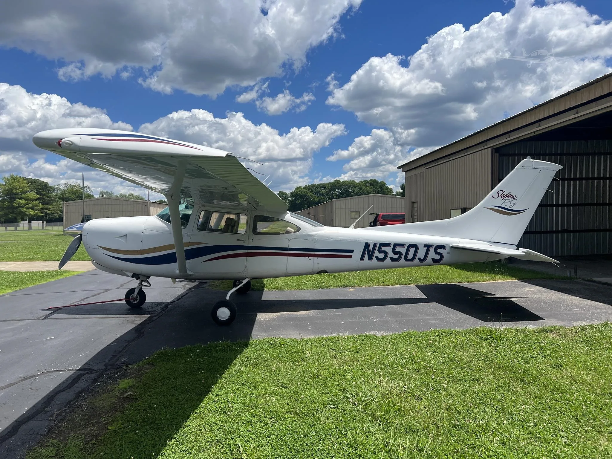Exterior view of a 1978 CESSNA R182RG SKYLANE, N550JS.