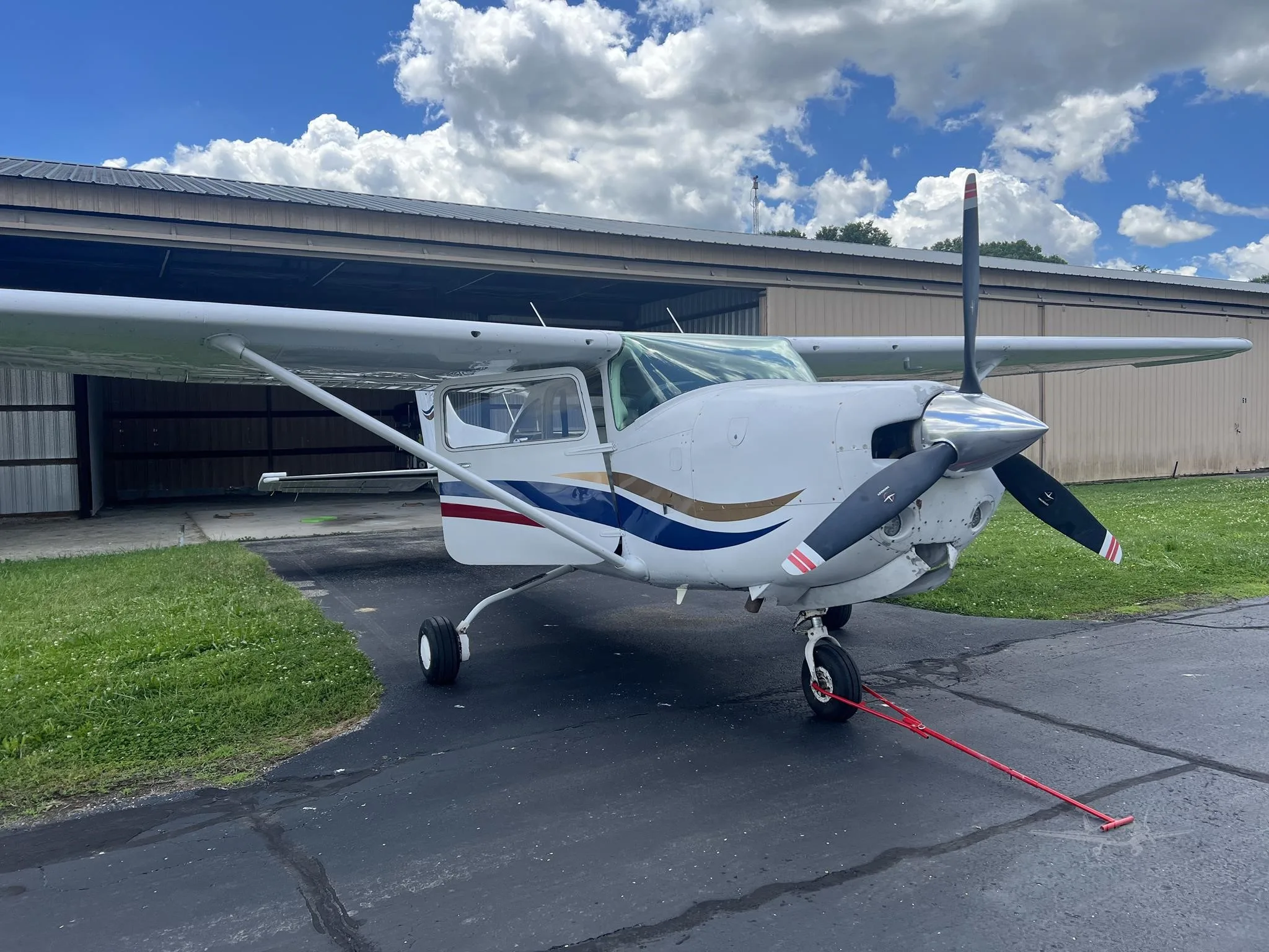 Exterior view of a 1978 CESSNA R182RG SKYLANE, N550JS.