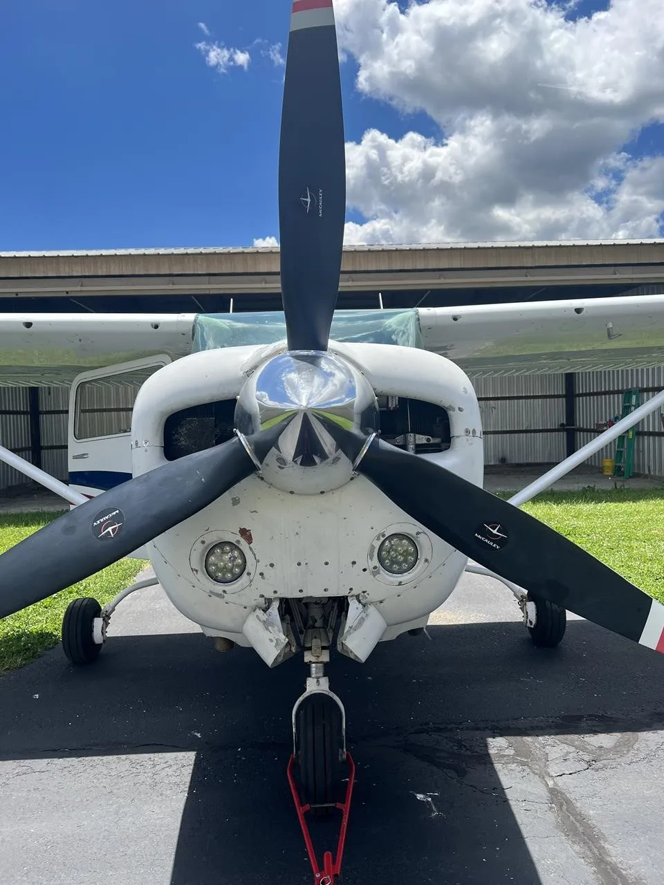 Exterior view of a 1978 CESSNA R182RG SKYLANE, N550JS.