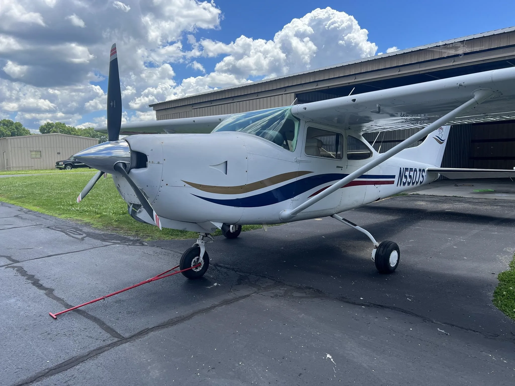 Exterior view of a 1978 CESSNA R182RG SKYLANE, N550JS.