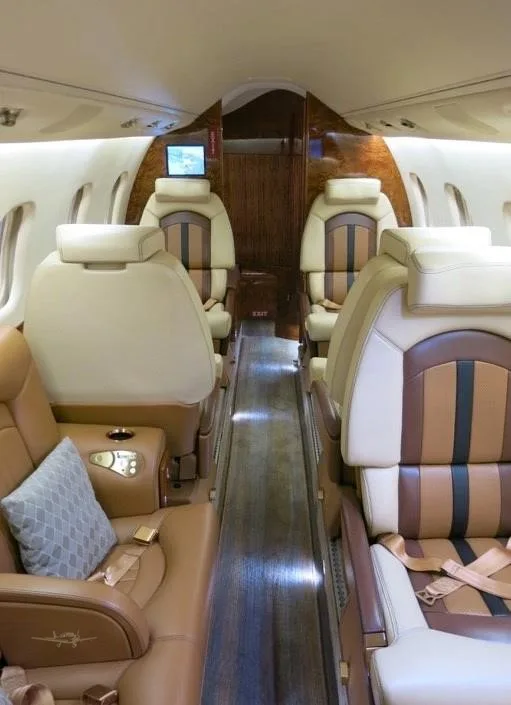 Cabin interior of a 1999 LEARJET 60.