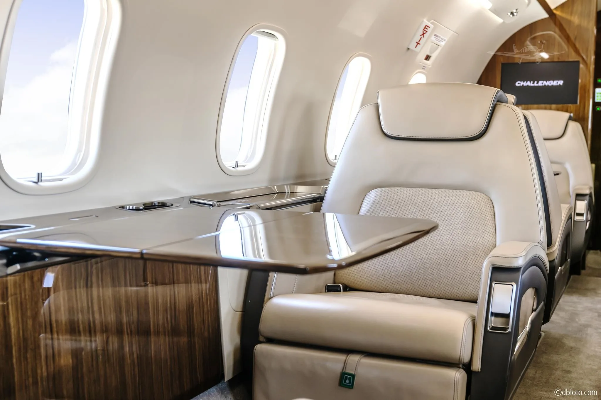 Cabin interior of a 2016 BOMBARDIER CHALLENGER 350.