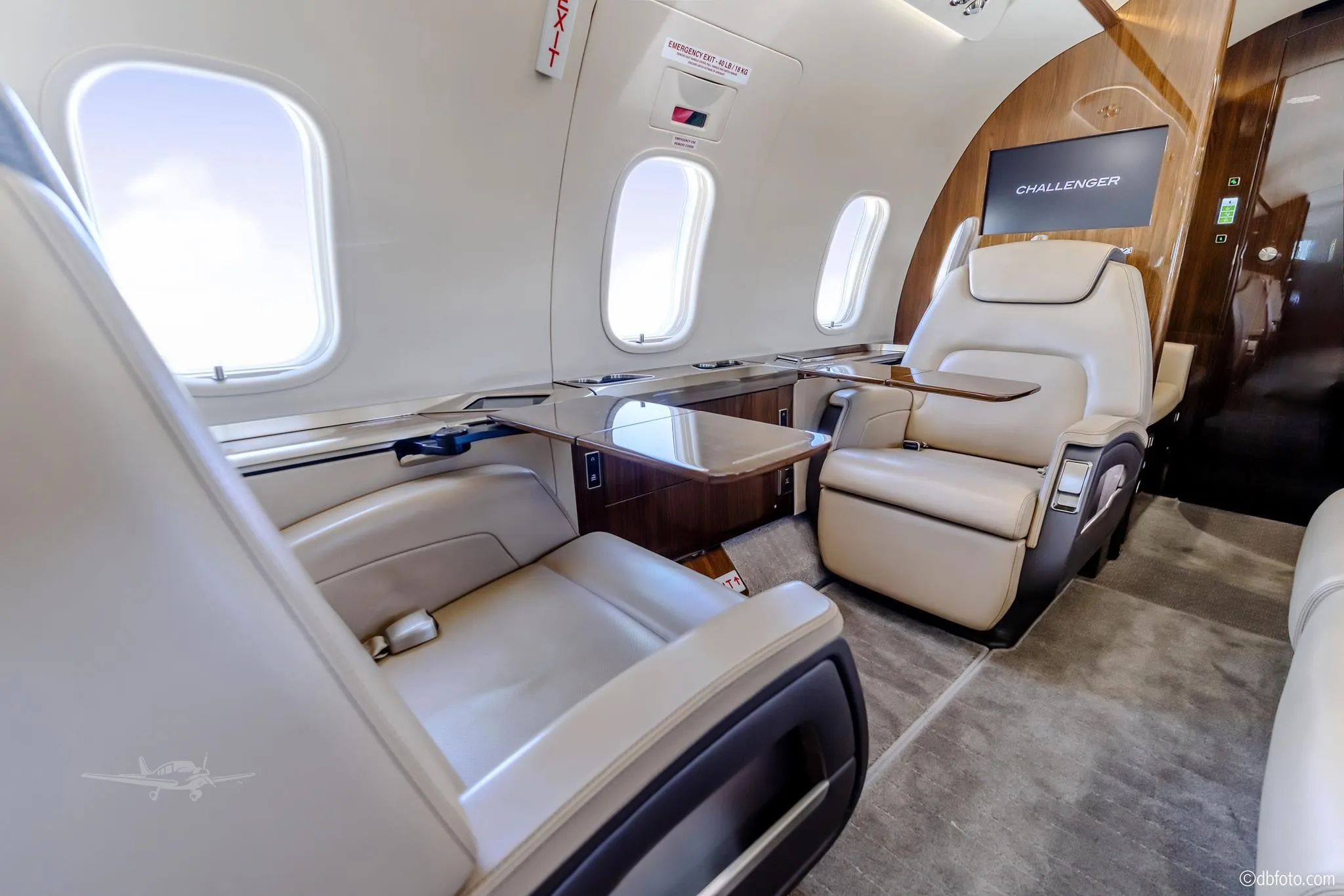 Cabin interior of a 2016 BOMBARDIER CHALLENGER 350.