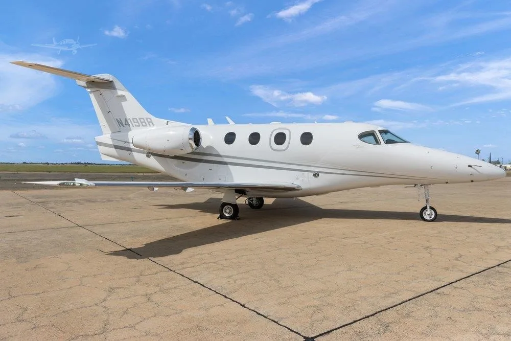 Exterior view of a 2008 BEECHCRAFT PREMIER IA, N419BR.