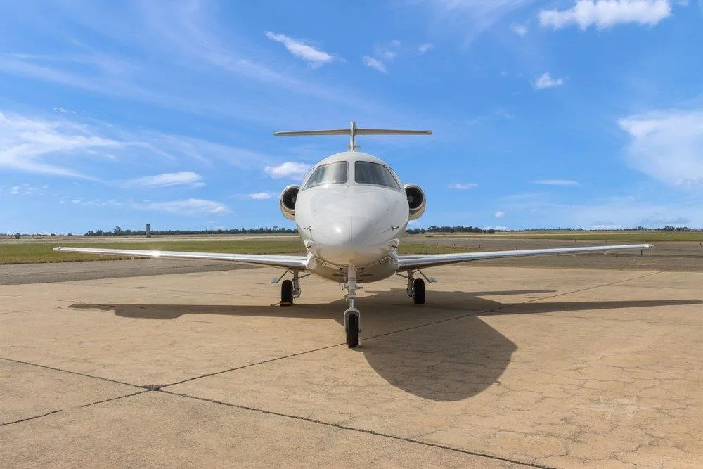 Exterior view of a 2008 BEECHCRAFT PREMIER IA, N419BR.