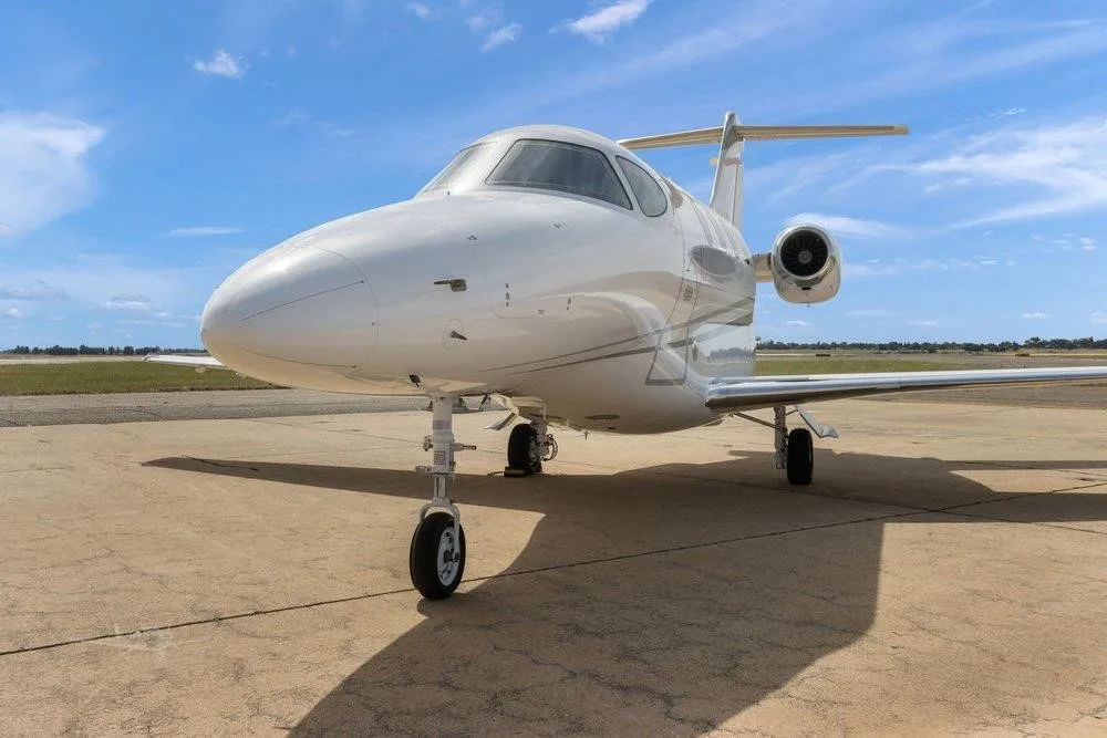 Exterior view of a 2008 BEECHCRAFT PREMIER IA, N419BR.