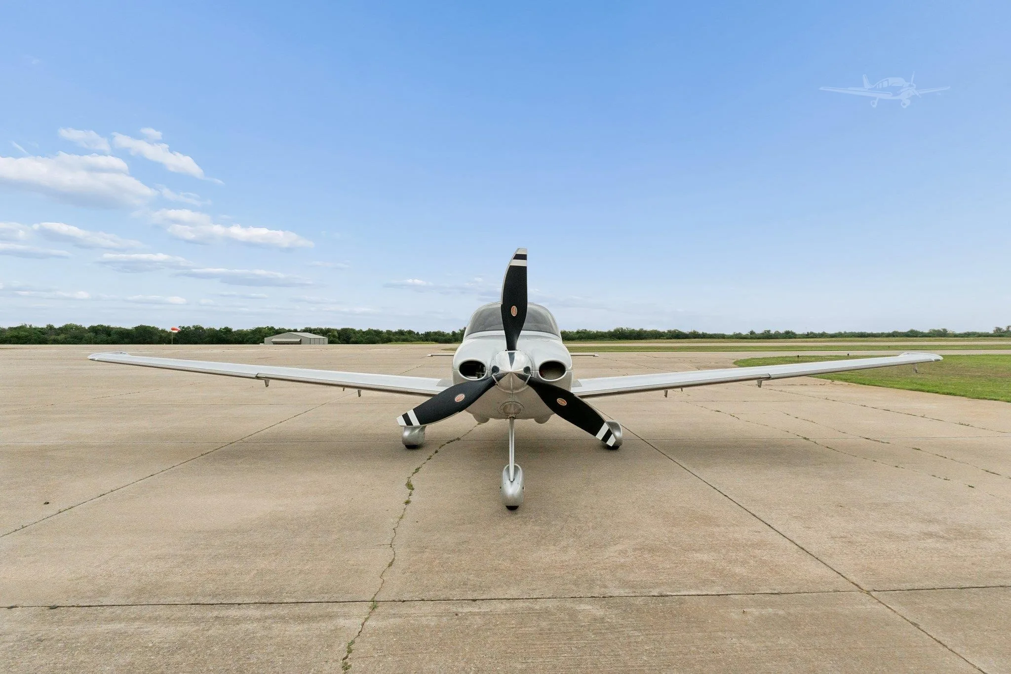 Exterior view of a 2007 CIRRUS SR22-G3 TURBO, N8765T.