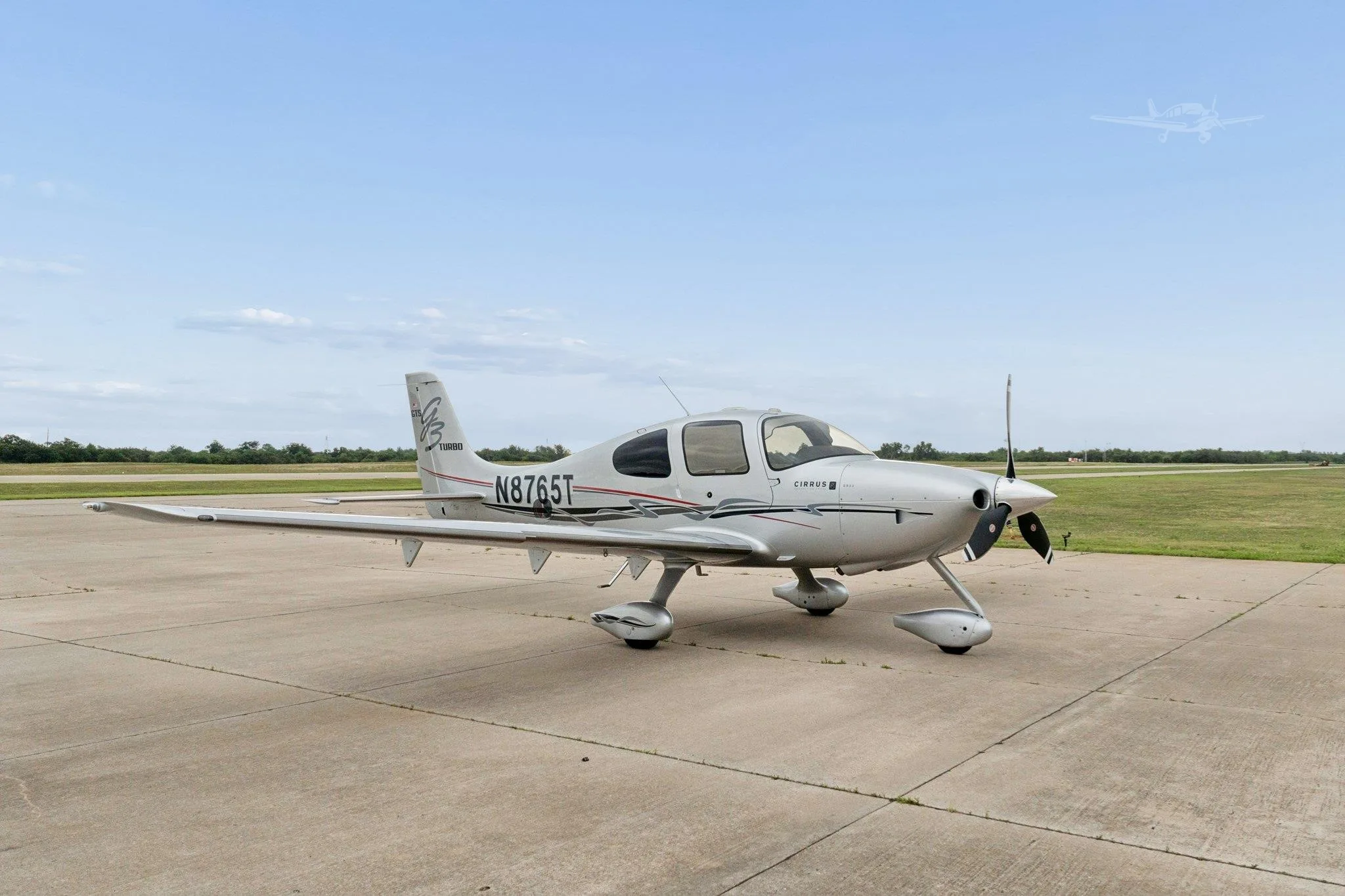 Exterior view of a 2007 CIRRUS SR22-G3 TURBO, N8765T.