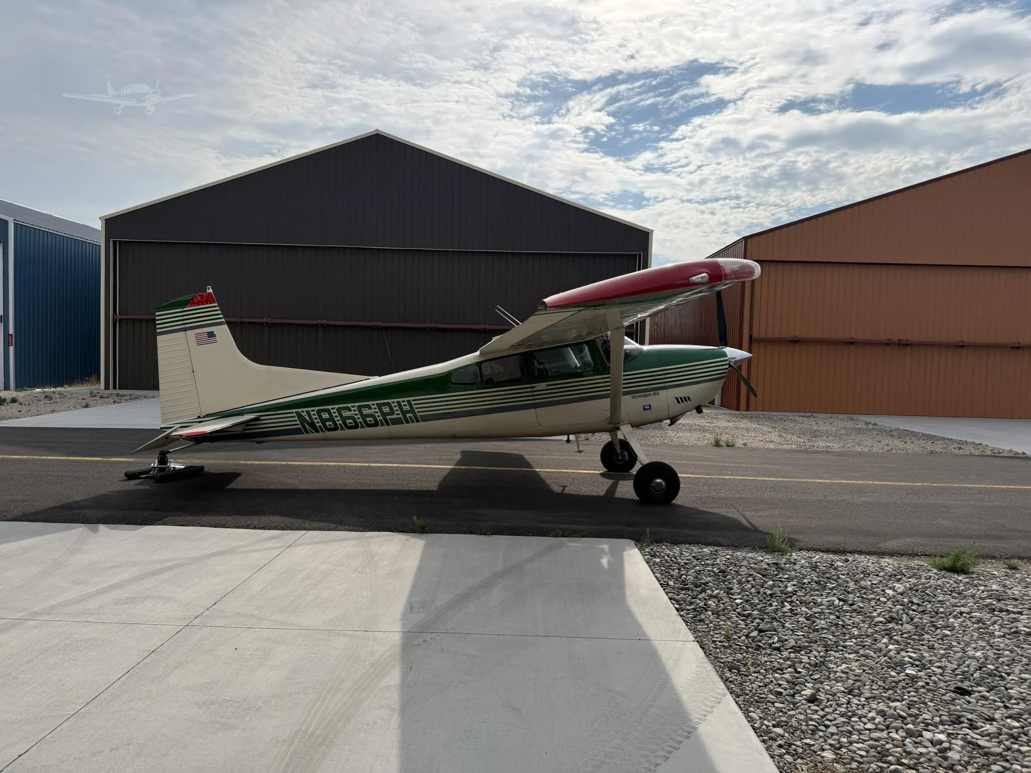 Exterior view of a 1977 CESSNA A185F, N866PH.