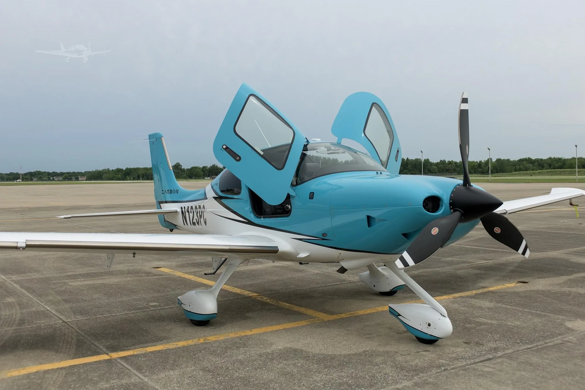 Exterior view of a 2020 CIRRUS SR22-G6 TURBO, N123PC.