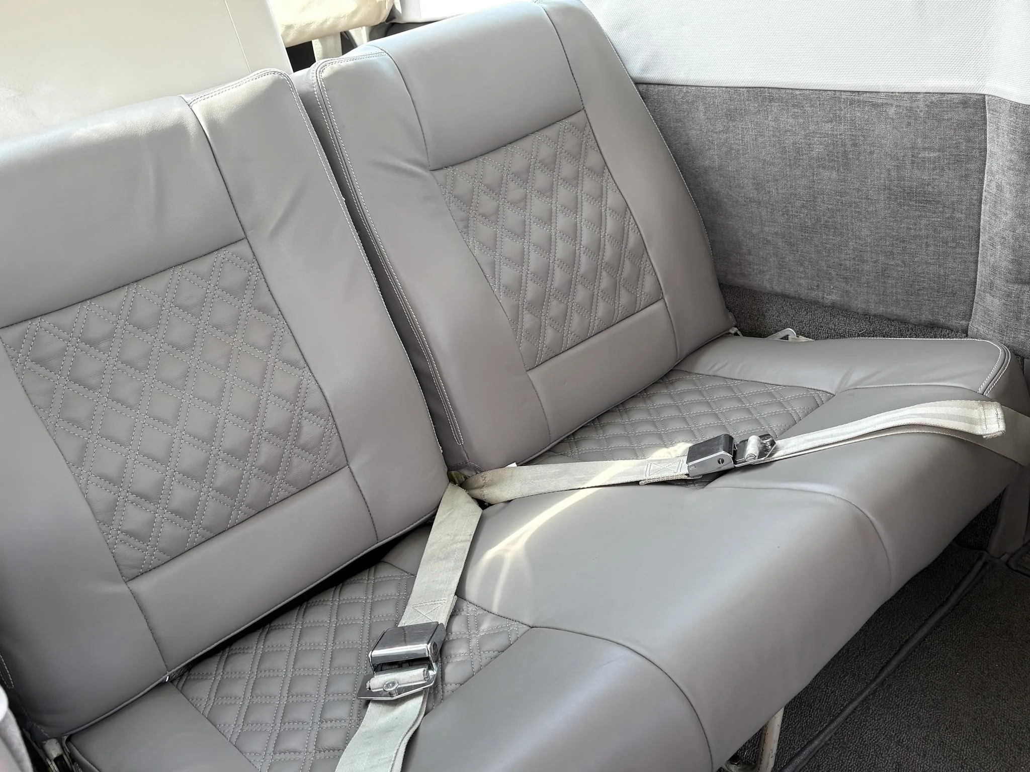 Cabin interior of a 1976 CESSNA 182P SKYLANE.