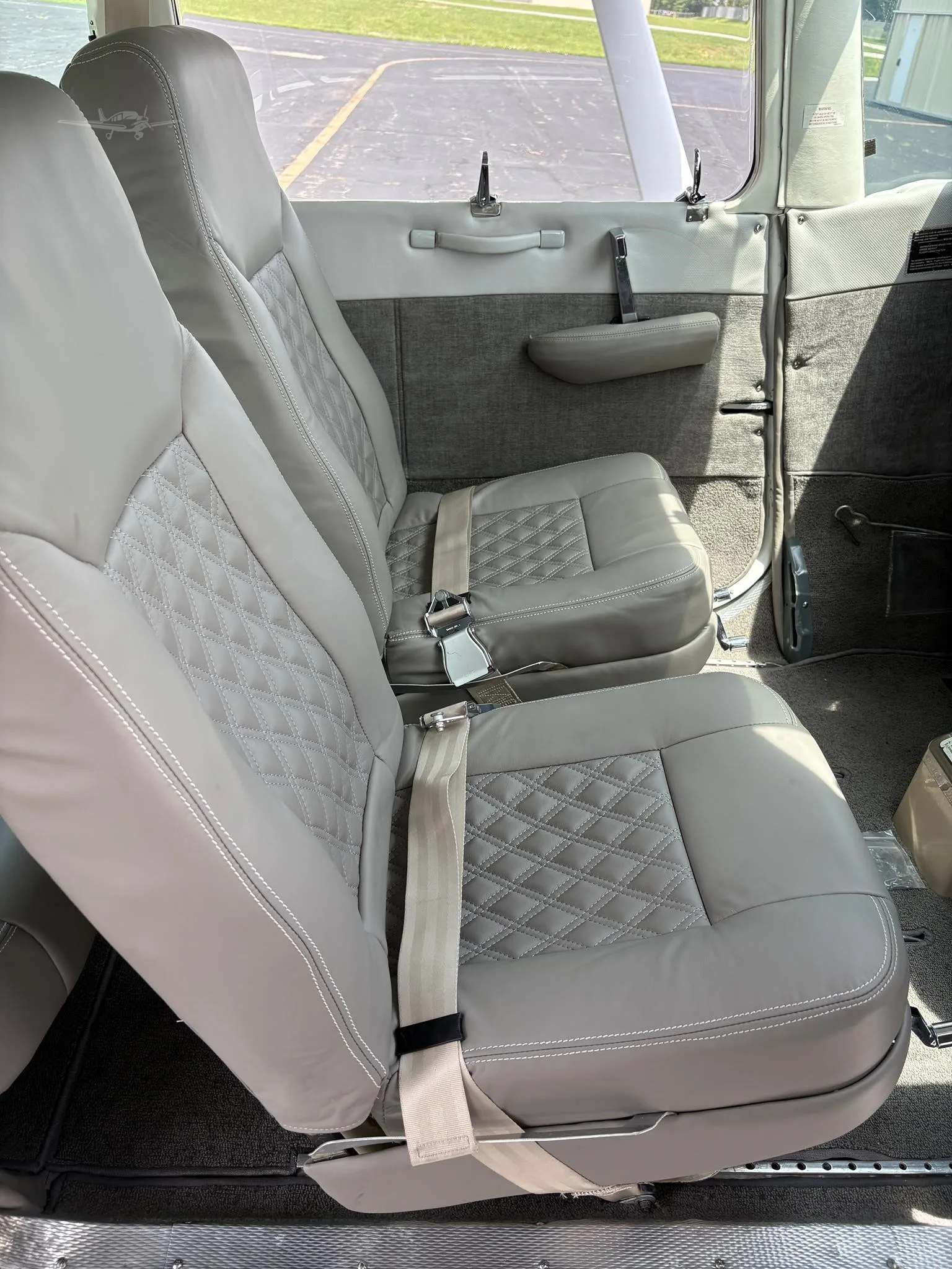 Cabin interior of a 1976 CESSNA 182P SKYLANE.