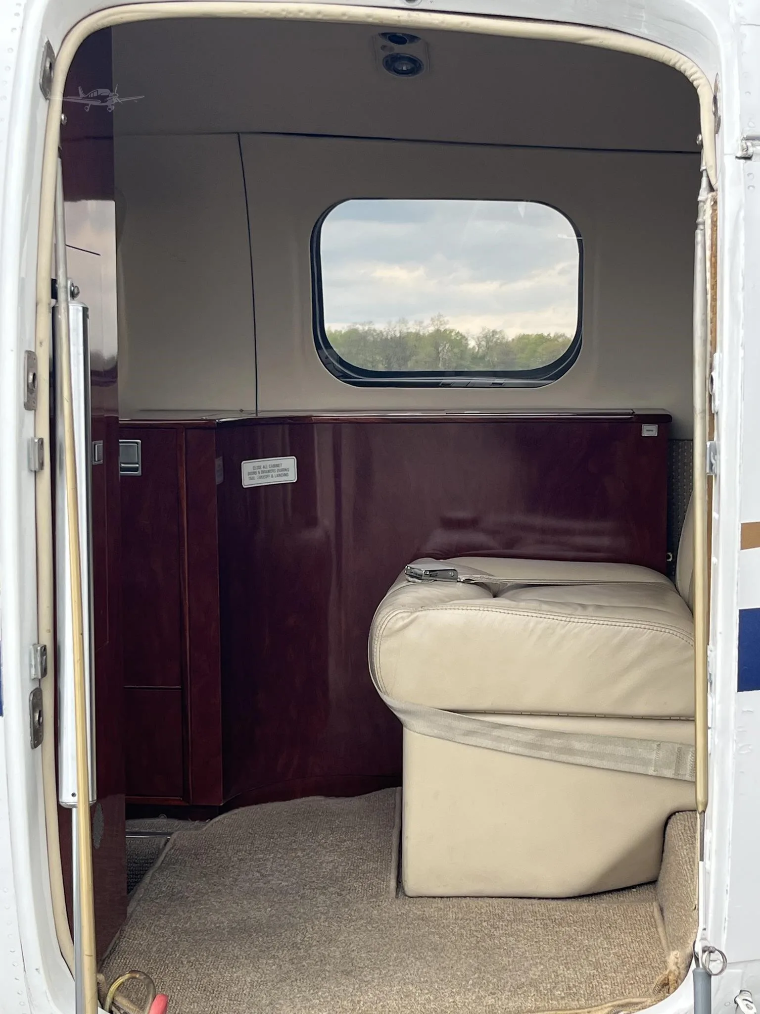 Cabin interior of a 1989 PIPER CHEYENNE 400LS.