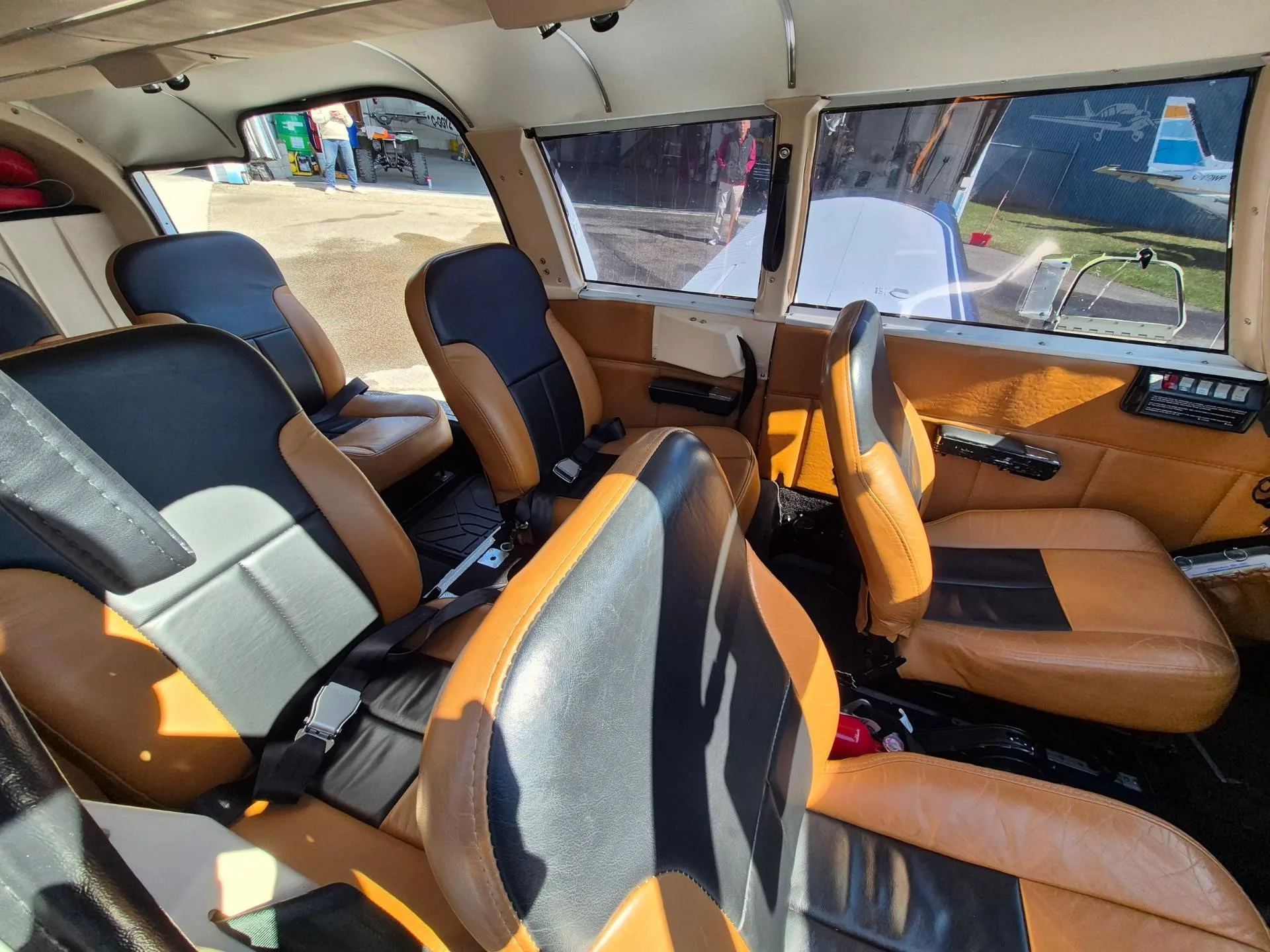 Cabin interior of a 1971 PIPER CHEROKEE 6/260.