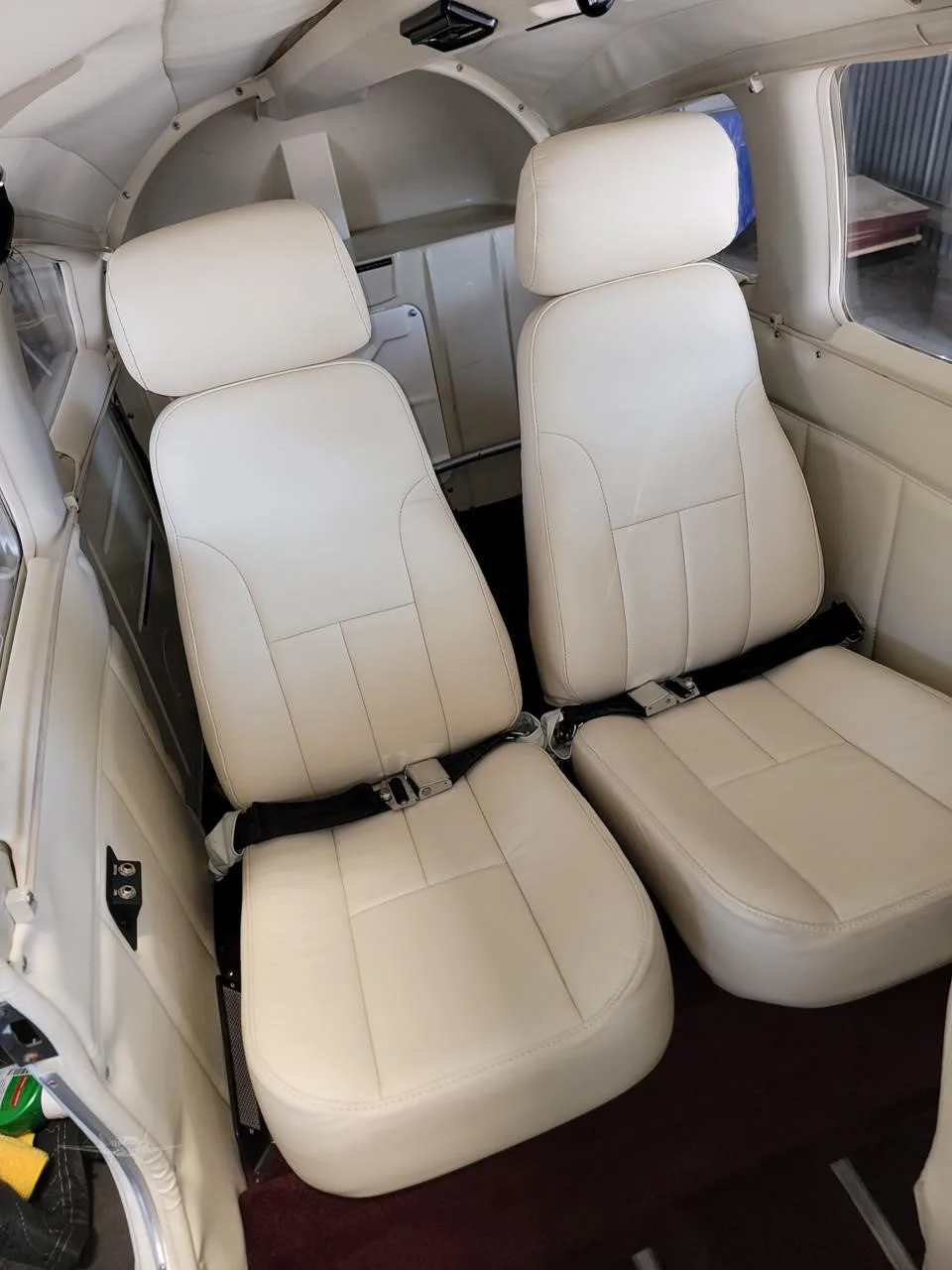 Cabin interior of a 1980 PIPER TURBO ARROW IV.