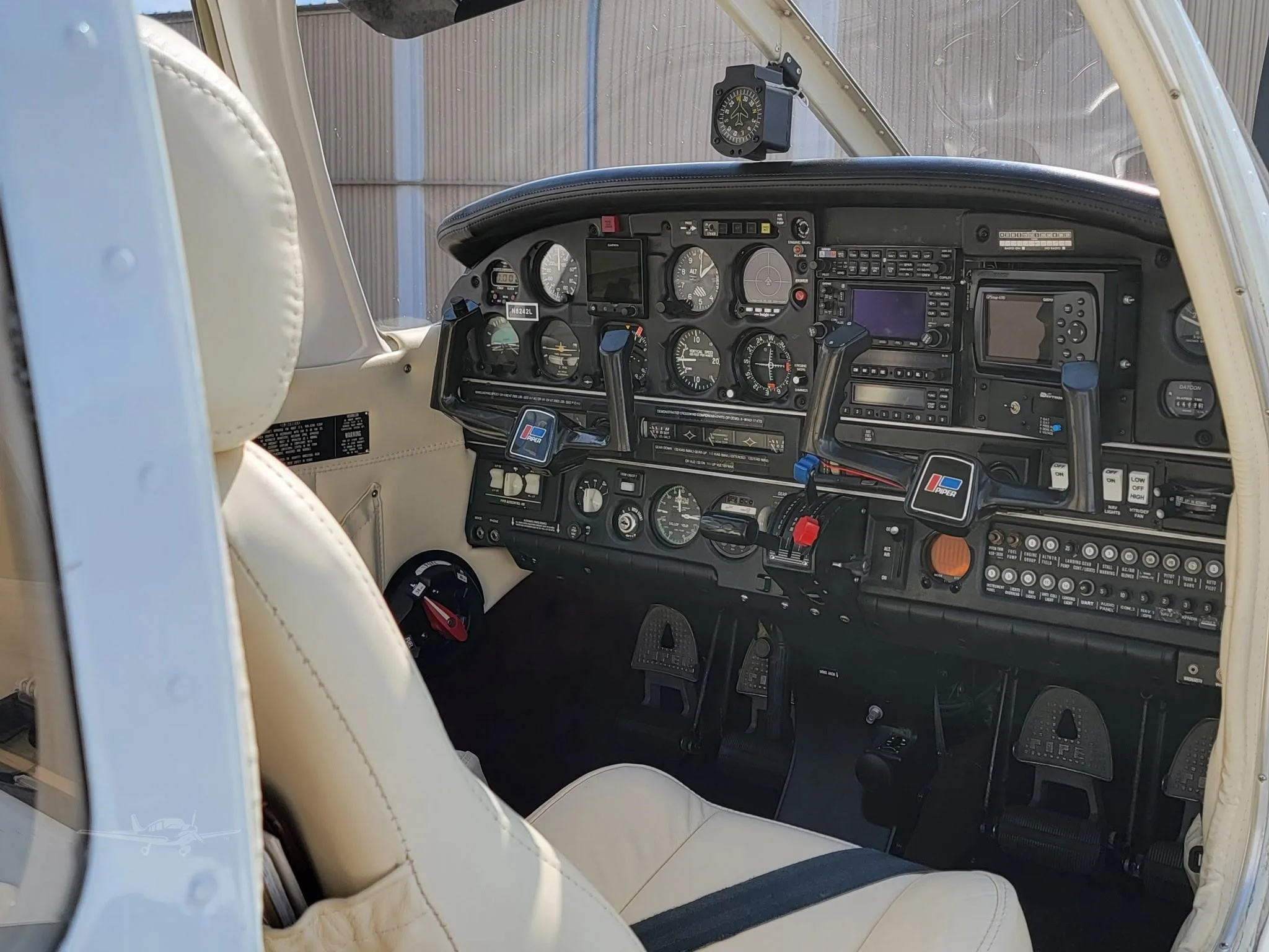 Cockpit and instrument panel of a 1980 PIPER TURBO ARROW IV.