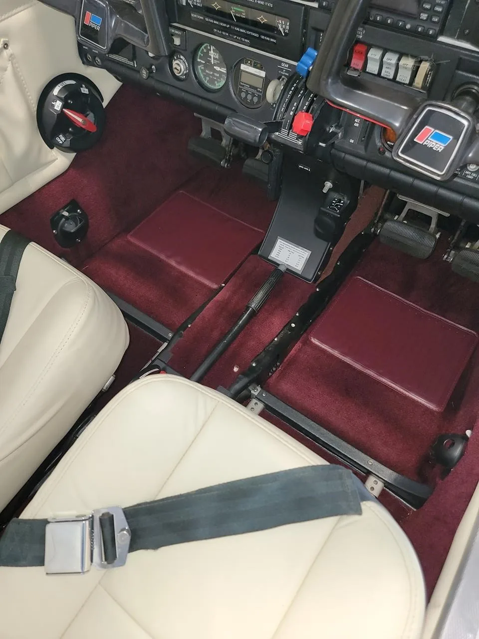 Cabin interior of a 1980 PIPER TURBO ARROW IV.