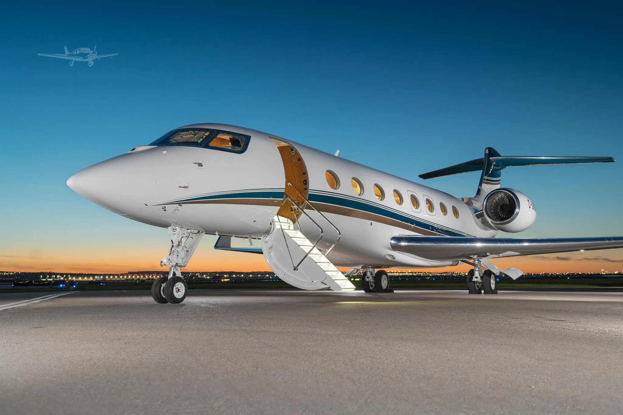 Exterior view of a 2015 GULFSTREAM G650ER, C-GNDN.