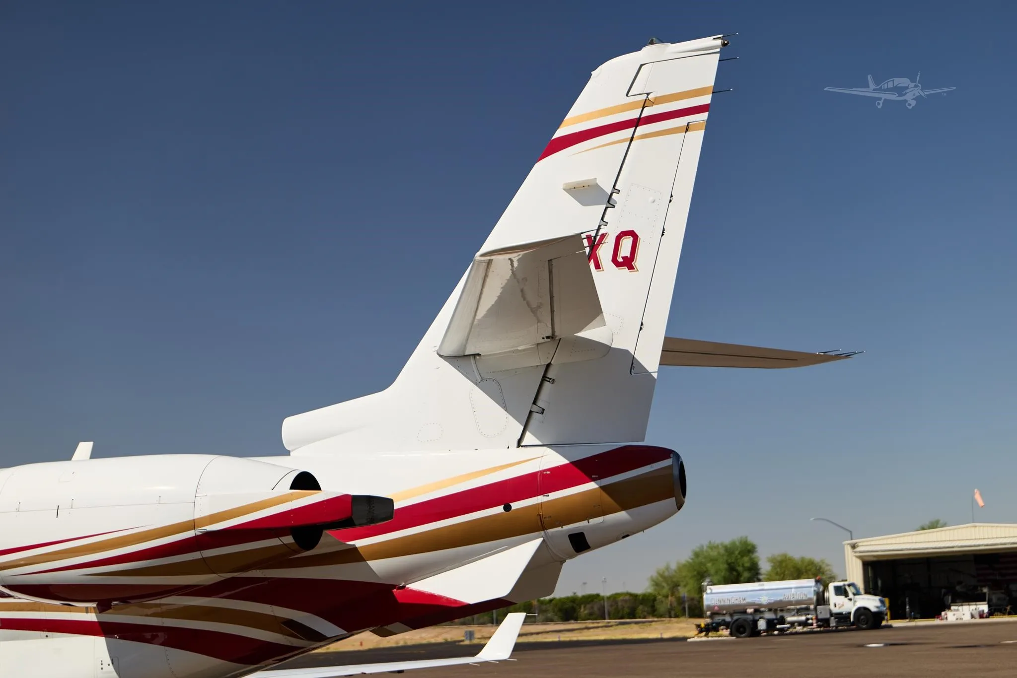 Exterior view of a 2007 GULFSTREAM G200, N10XQ.
